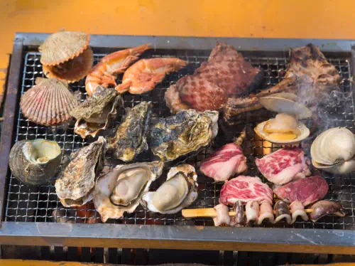 Miyajima Island Oyster Farm Tour with Seafood Barbecue Lunch in Hiroshima