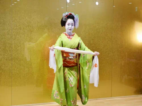 Kyoto Maiko Dance Show with Optional Lunch & Photo Op