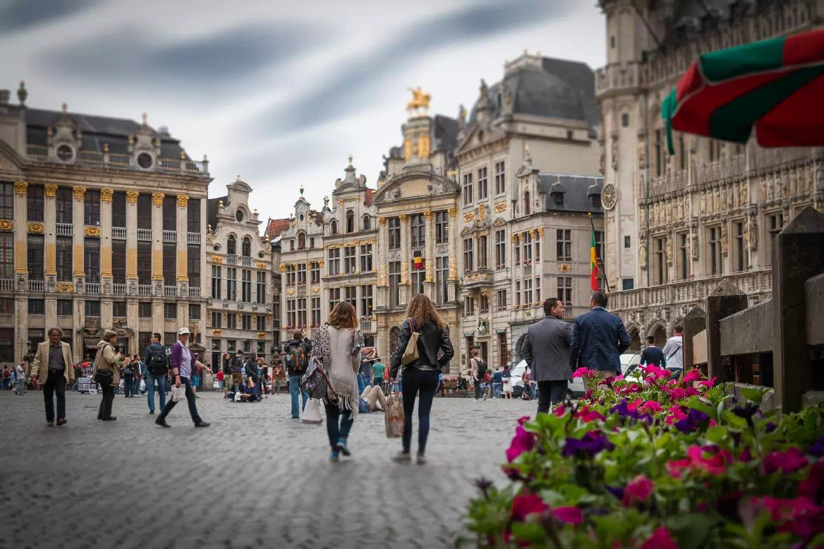 Brussels Day Trip from Amsterdam with Walking Tour and Chocolate Tasting
