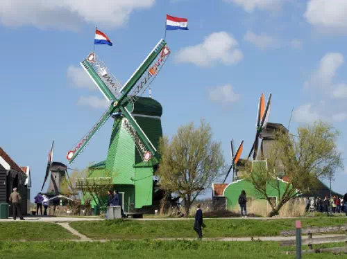 Marken, Volendam and Dutch Windmill Village Day Trip from Amsterdam