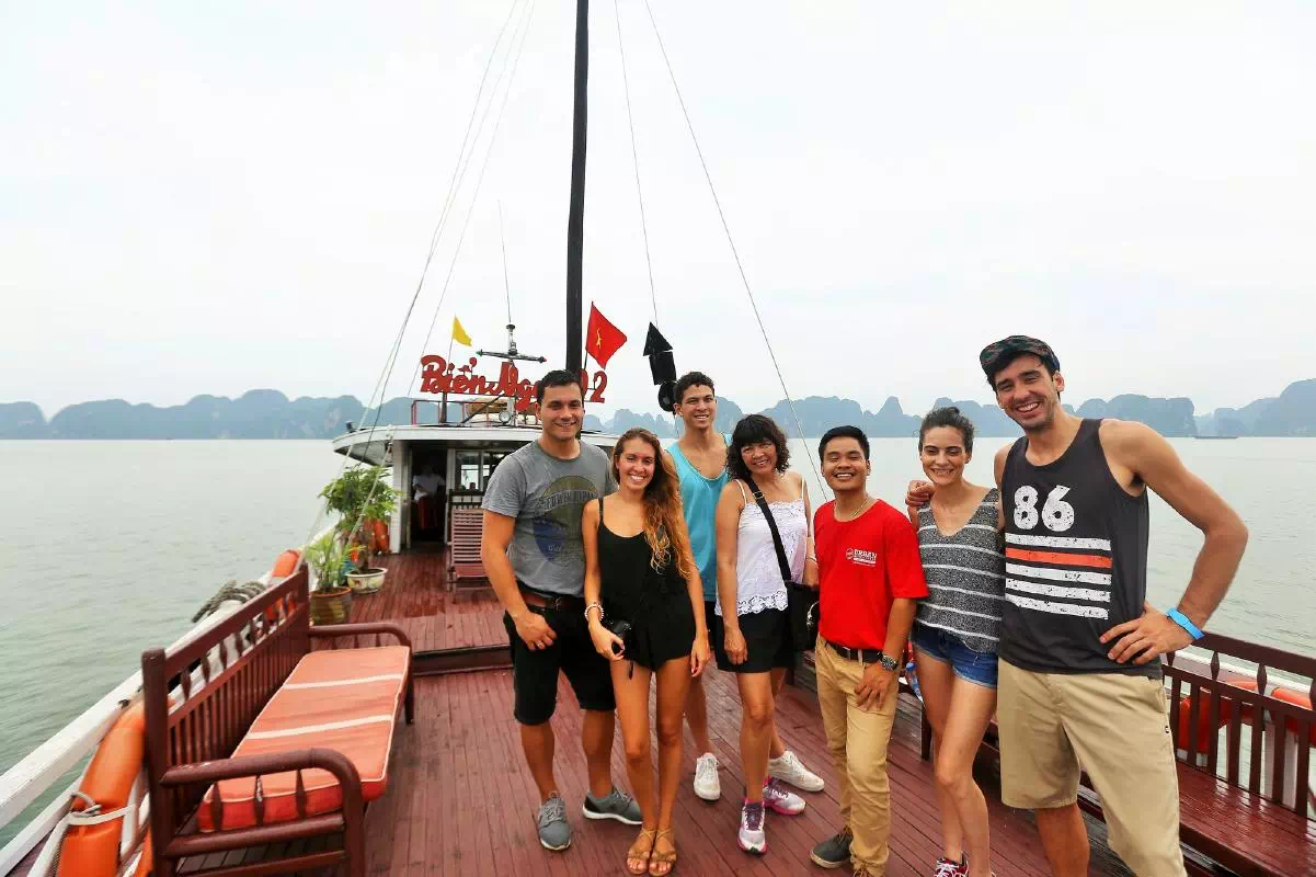 Small Group Ha Long Bay Cruise and Day Tour from Hanoi with Cave Exploration