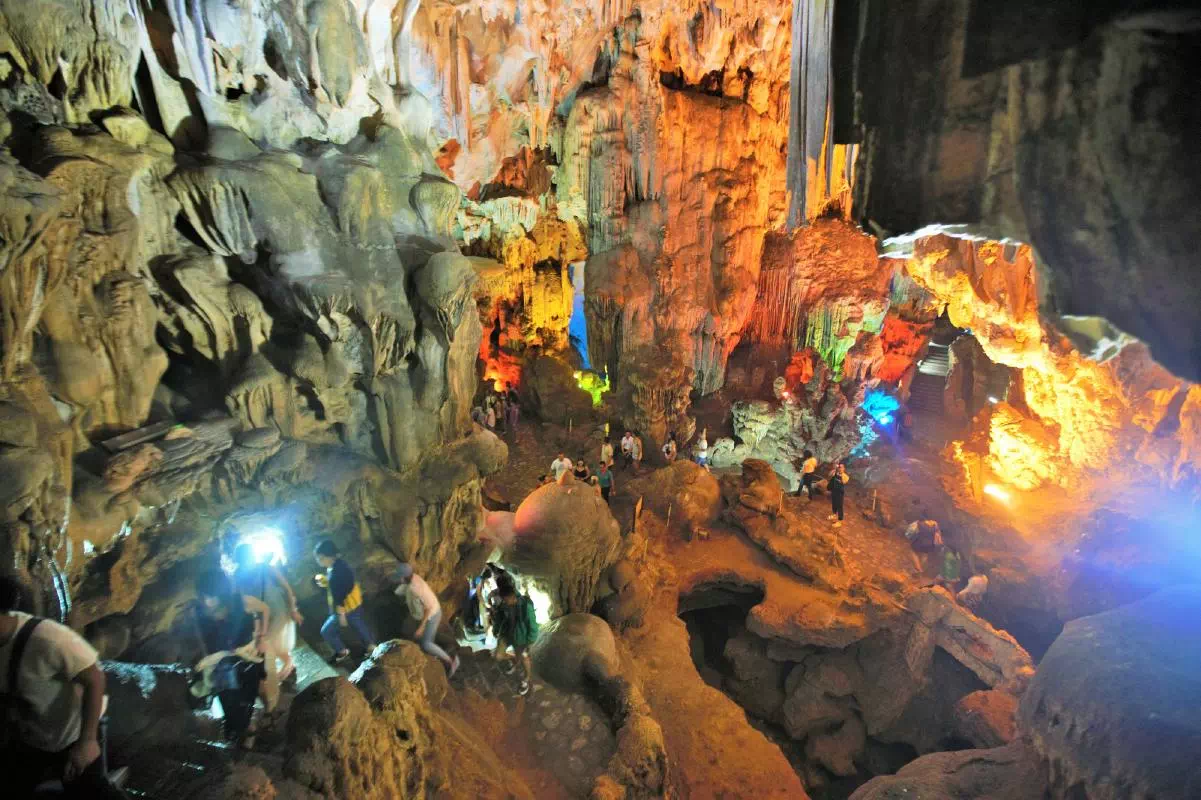 Small Group Ha Long Bay Cruise and Day Tour from Hanoi with Cave Exploration