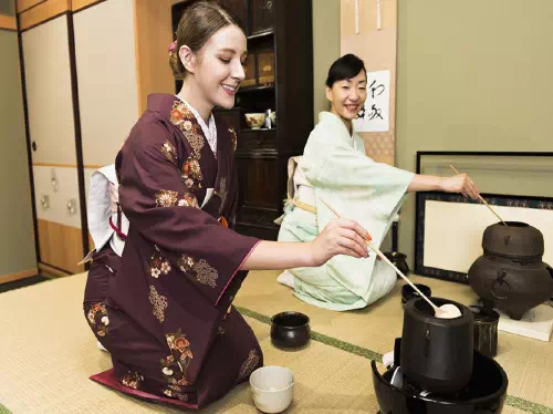 Osaka Tea Ceremony Experience with Kimono Dress-up