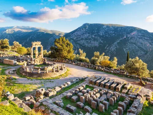 Delphi and Meteora 3-Day Tour from Athens
