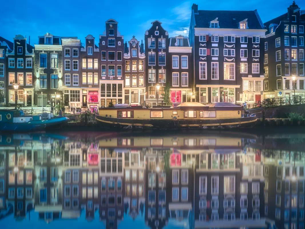 Amsterdam Dinner Cruise with 4-Course Menu and Drinks