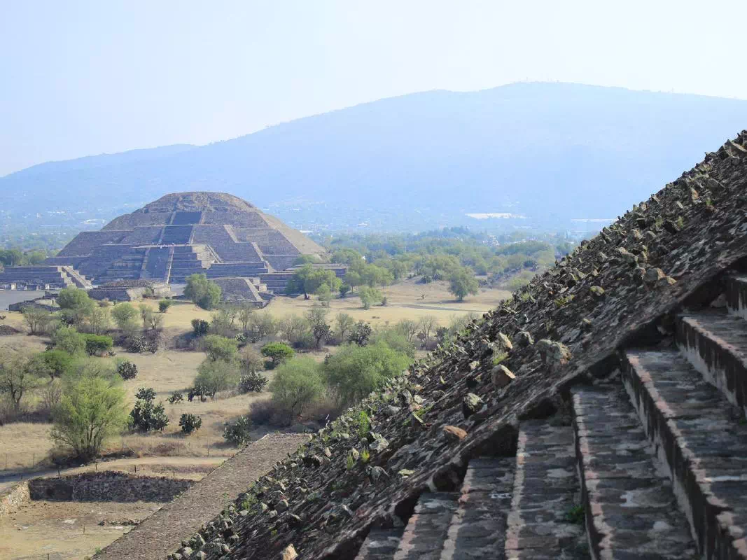 Teotihuacan, Tlatelolco, and Basilica de Guadalupe Full Day Tour from Mexico