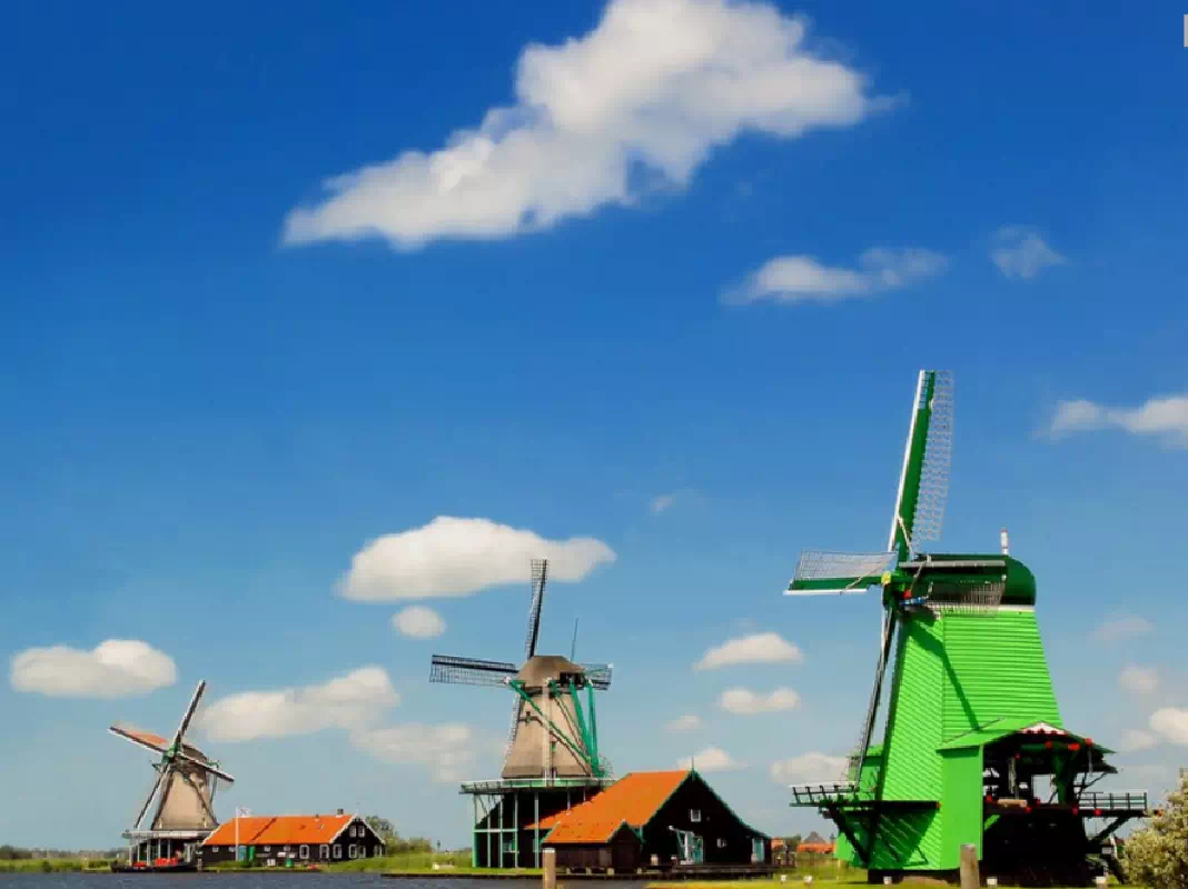 Volendam, Edam, and the Windmill Village Day Tour from Amsterdam