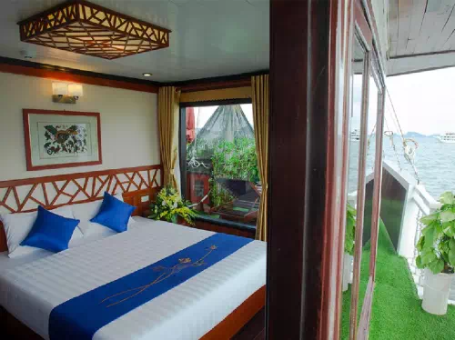 4-Day Ha Long Bay Cruise and Hanoi Hotel Luxury Combo Package with Transfers