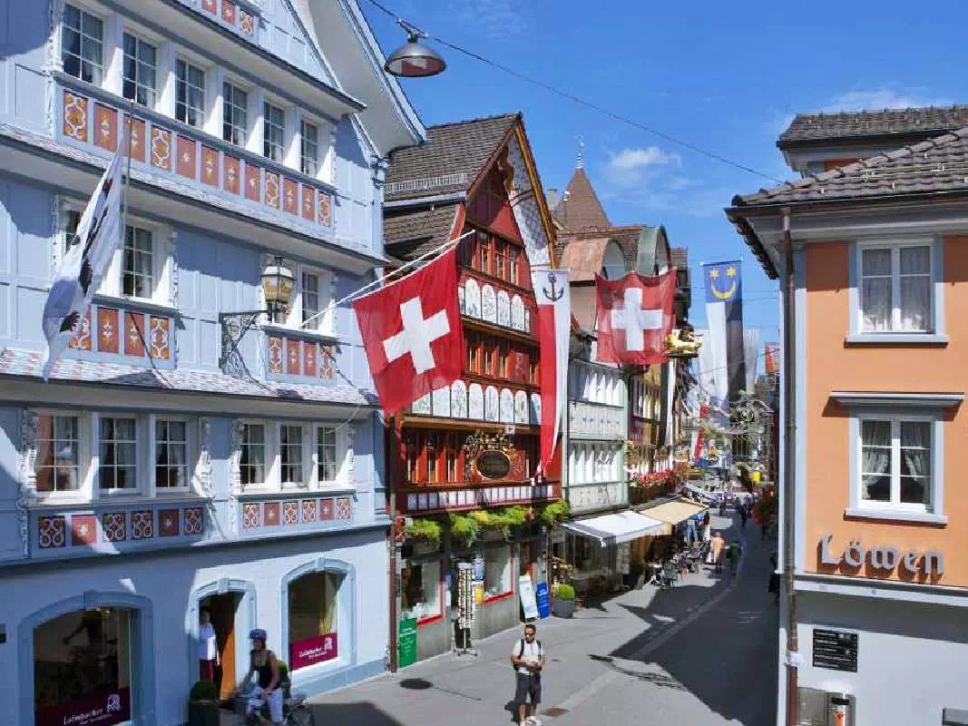 Appenzell Day Tour from Zurich with Lindt Chocolate Shop and Cheese Factory