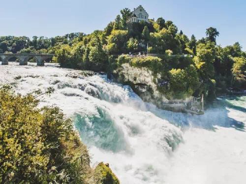 Zurich Highlights Guided Tour with Rhine Falls and Stein am Rhein Visit