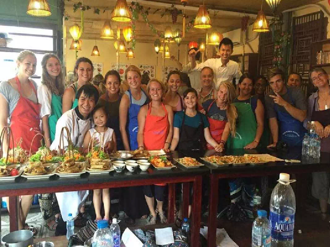 Hanoi Traditional Northern Vietnamese Cooking Class with Local Market Visit