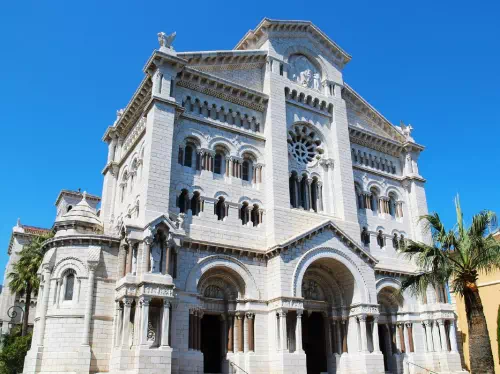 Monte Carlo and Eze Half-Day Tour from Nice with Transfers