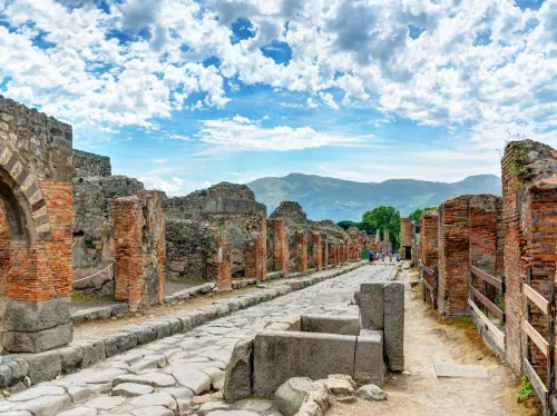 Day Trip to Pompeii and Amalfi Coast from Naples