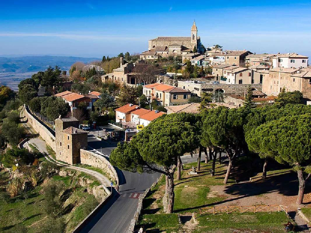 Brunello di Montalcino Small Group Tour from Siena with Wine Tasting