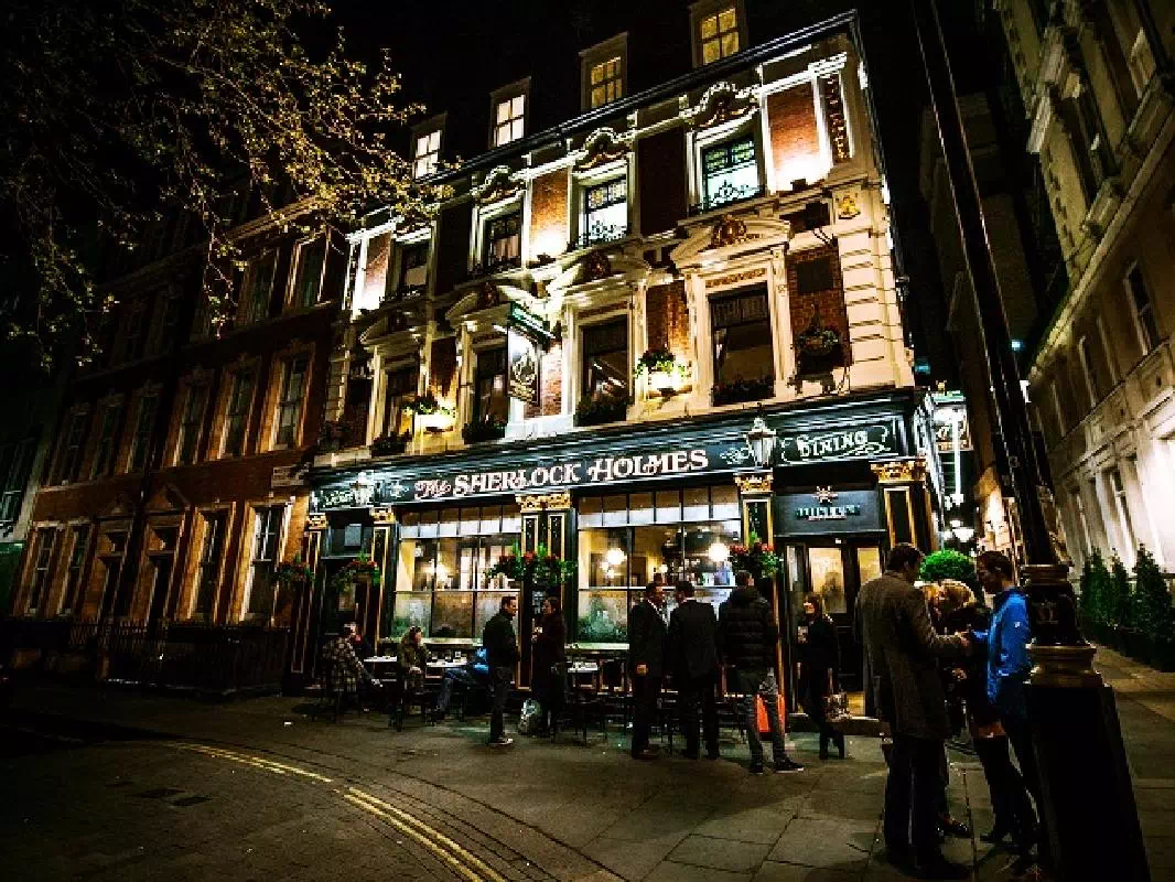 Jack the Ripper and Haunted London Evening Walking Tour with Fish & Chips