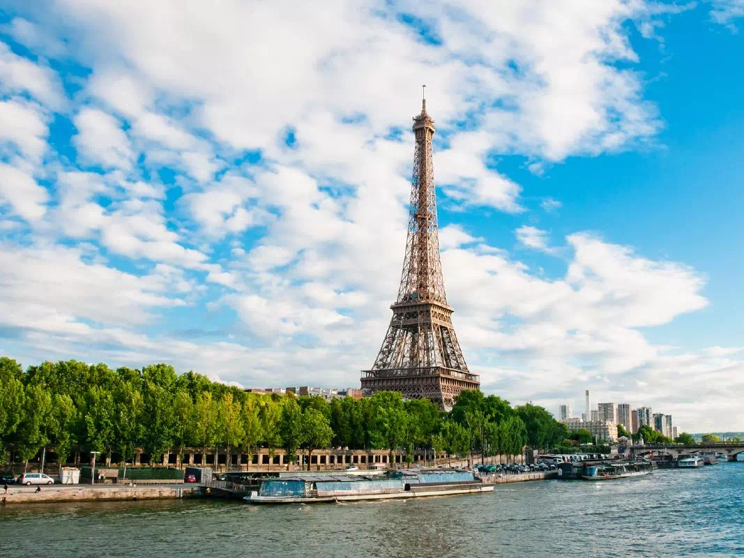 Skip the Line Eiffel Tower Tickets and Seine River Cruise with Summit Option