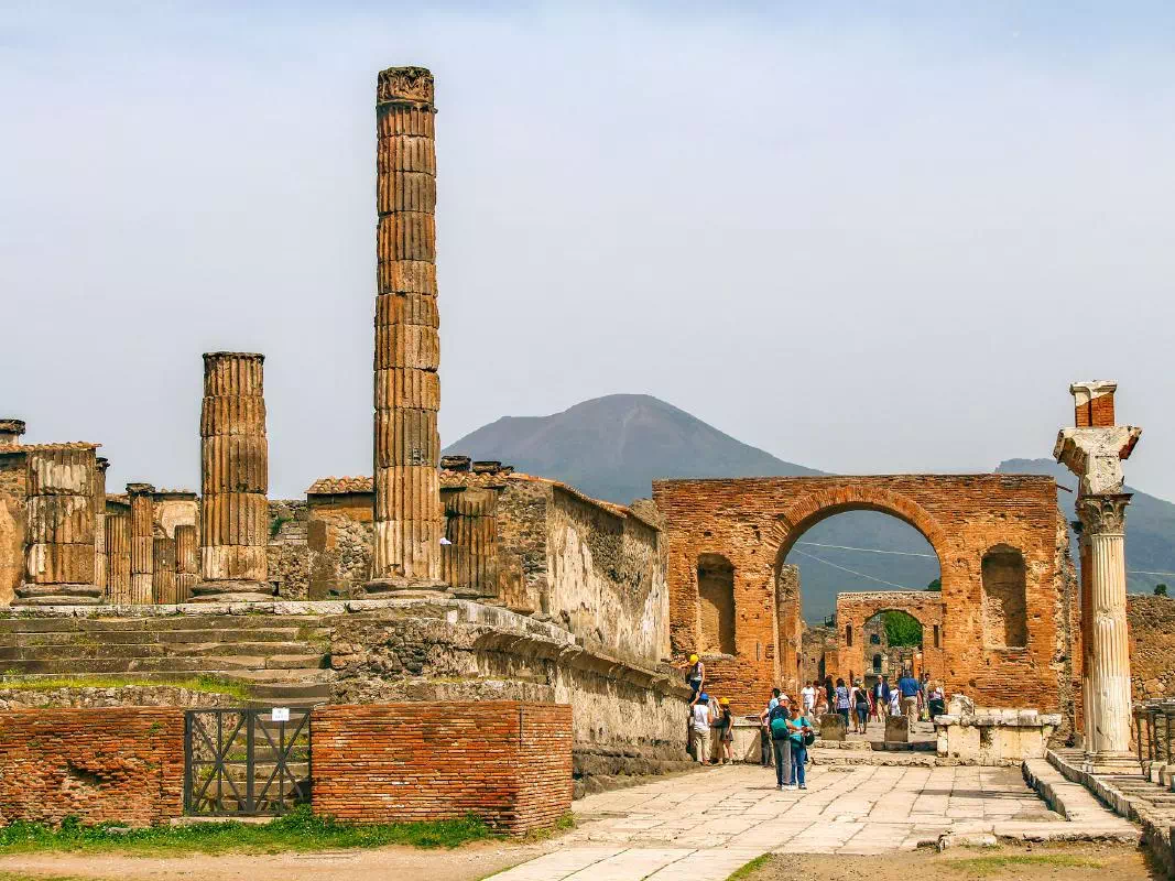 Mount Vesuvius Hike and Pompeii from Naples Tour with Pizza or Wine Tasting