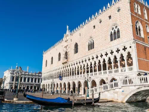 Venice Gondola Ride and Walking Tour with St. Mark's Basilica Fast Track Tickets