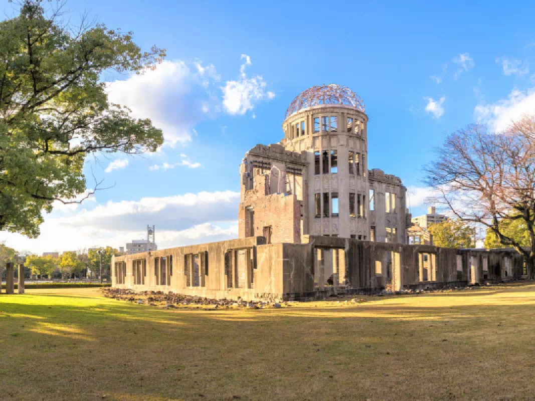 Hiroshima Historical Electronic Bike Sightseeing Tour with Local Guide 