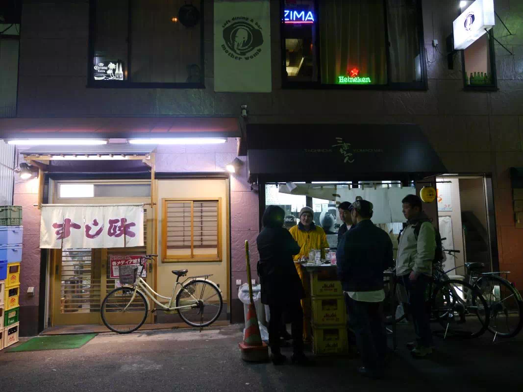 Osaka Night-Time Local Restaurant Hopping Foodie Tour