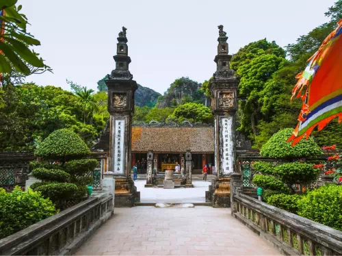 Kenh Ga and Hoa Lu Full Day Private Tour from Hanoi with Boat Trip
