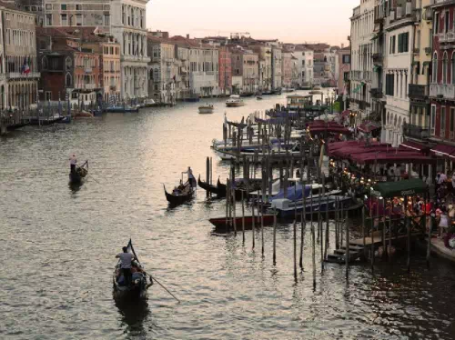 Hidden Venice Evening Tour with Gondola Ride