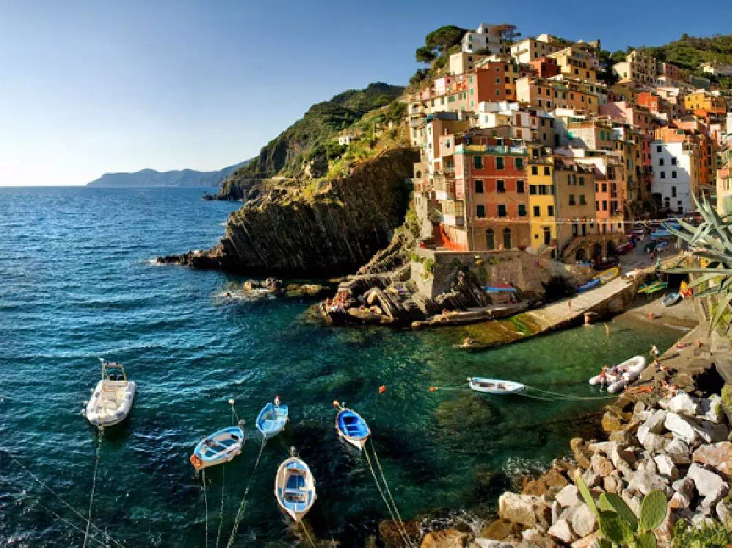 Cinque Terre Hiking Tour from Florence with Expert Guide and Shared Boat Ride