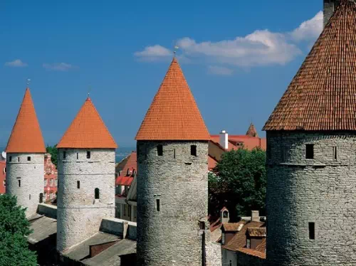 Medieval Tallinn Day Tour from Helsinki with Lunch
