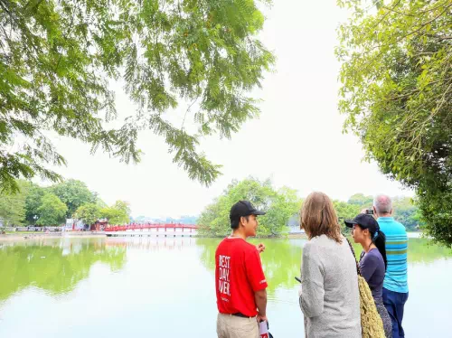 Hanoi Highlights Guided Morning Tour with Traditional Pho Lunch