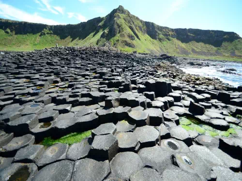 Giant's Causeway and Belfast City Day Tour from Dublin 