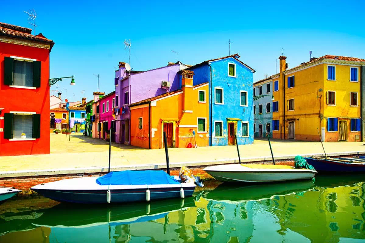 Private Excursion by Typical Venetian Motorboat to Murano, Burano and Torcello  