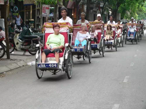 Hanoi Evening Cyclo Tour with Water Puppet Show