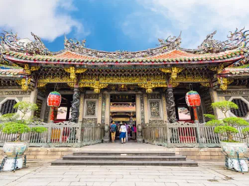 Taipei Ultimate Sightseeing Tour with National Palace Museum Entry Ticket