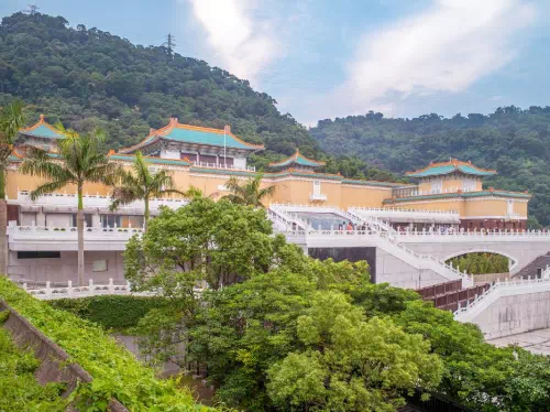 Taipei Ultimate Sightseeing Tour with National Palace Museum Entry Ticket