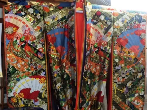 Heian Costume Kimono Dress-up Experience at Miyajima Island