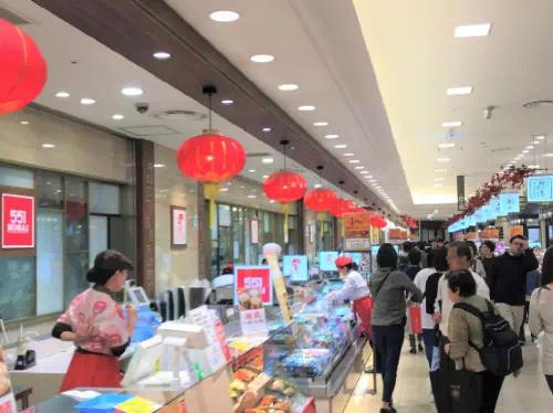 Umeda Underground Omiyage Shopping and Tenjinbashisuji Food Tour