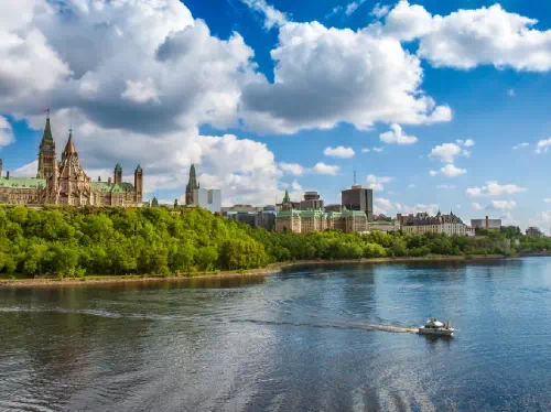 Guided Ottawa Historical Walking Tour with Gatineau City Visit