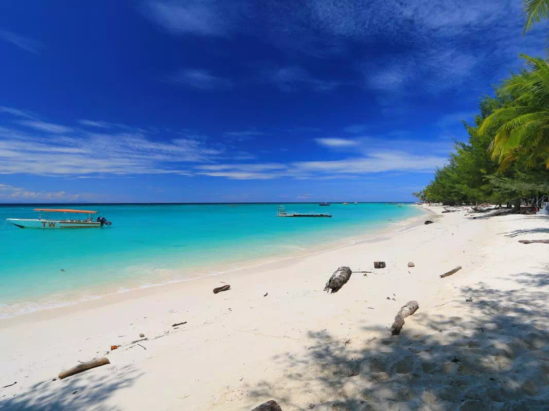 Mantanani Island Full Day Tour from Kota Kinabalu with Lunch