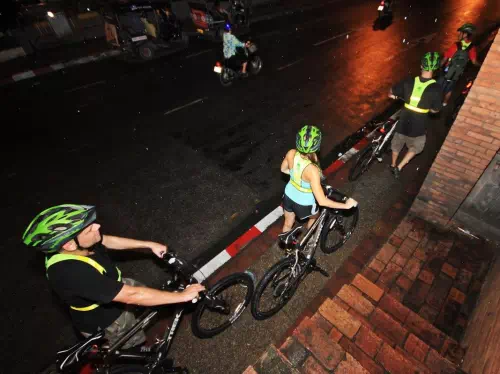 Night Bicycle Tour of Chiang Mai with Local Guide