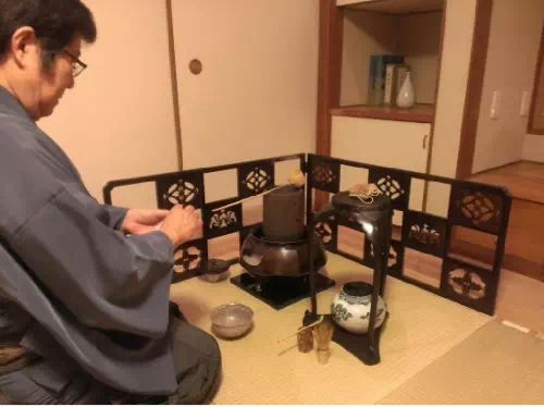 Elegant Tea Ceremony at Warakuan Teahouse in Tokyo