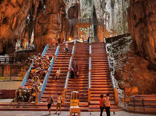 Batu Caves and Royal Selangor Visitor Center Half Day Tour from Kuala Lumpur