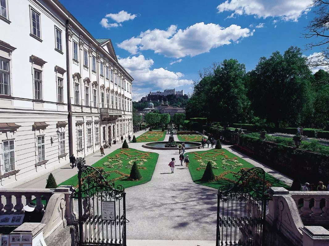 Salzburg Discount Card with Free Entry to Attractions & Public Transport
