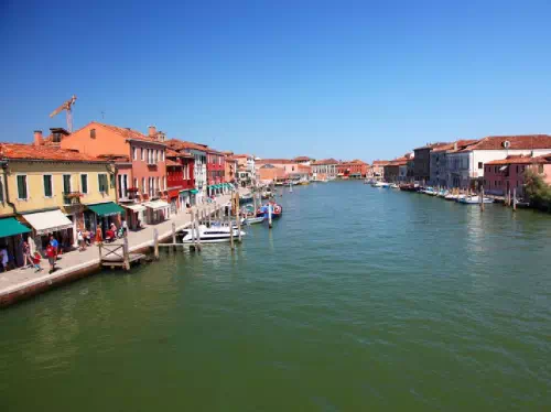 Murano Glassblowing and Burano Lacemaking Day Tour from Venice