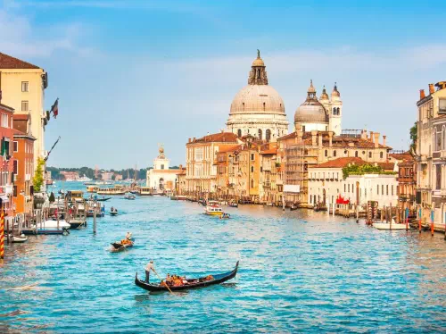Venice Grand Canal and Hidden Waterways Gondola Ride with Mobile Guide