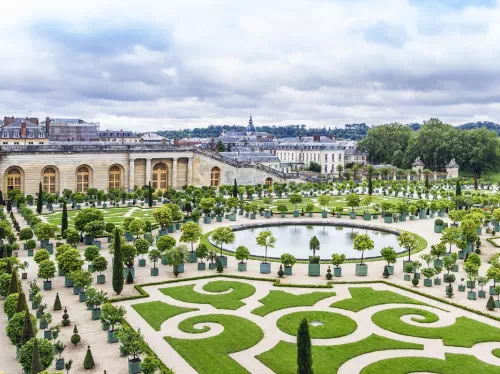 Versailles from Paris Guided Tour with Optional Hotel Pick-Up in Small Groups