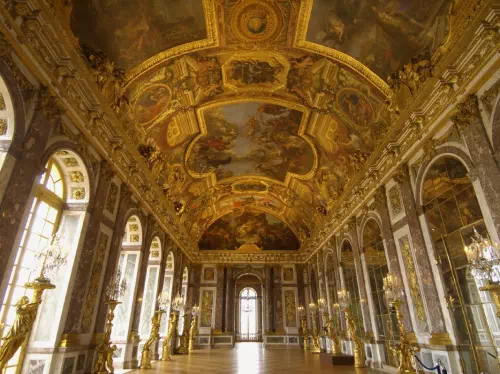 Versailles from Paris Guided Tour with Optional Hotel Pick-Up in Small Groups