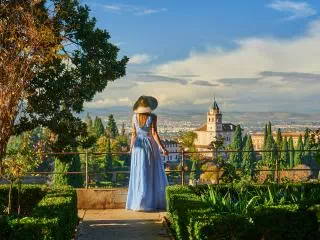La Alhambra (Alcazaba, Nasrid Palaces, Generalife) Tour and Optional Transfers