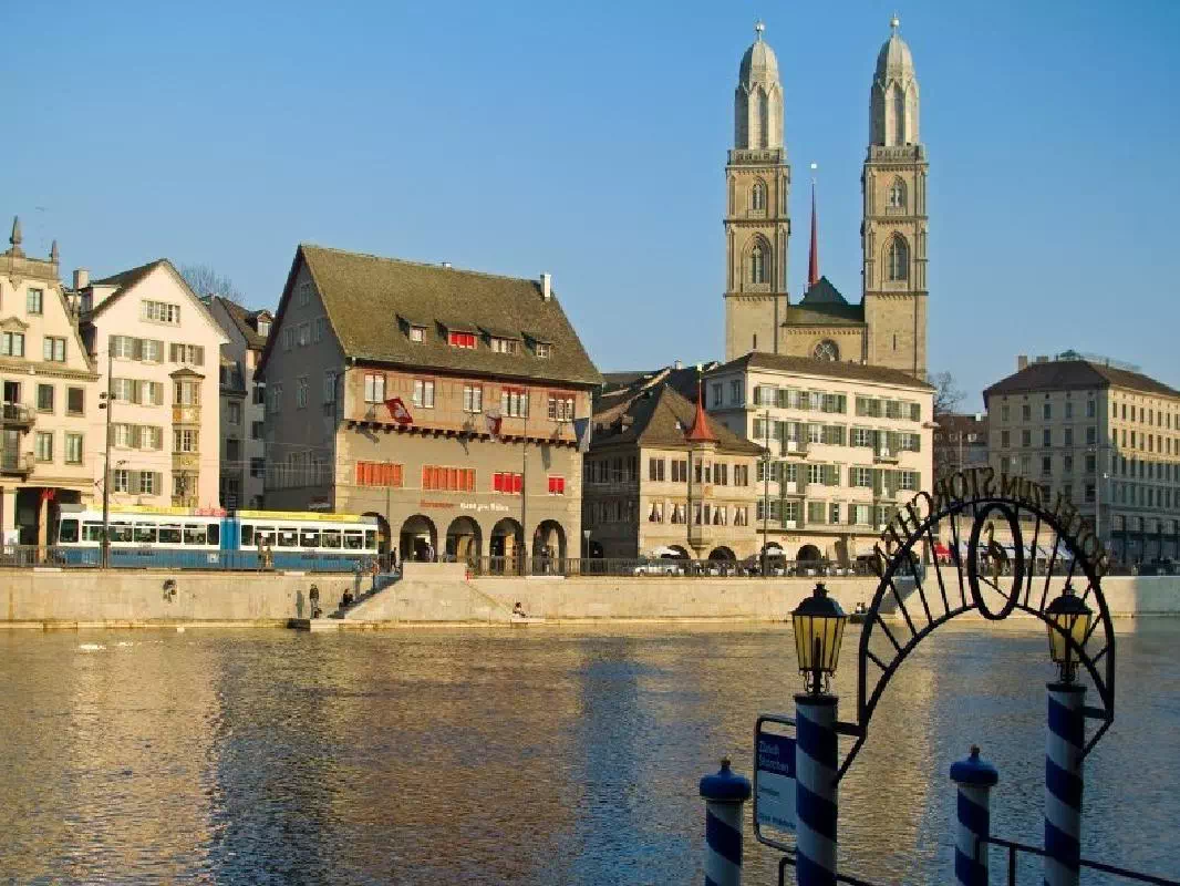 Zurich City Landmarks and Highlights Sightseeing Tour
