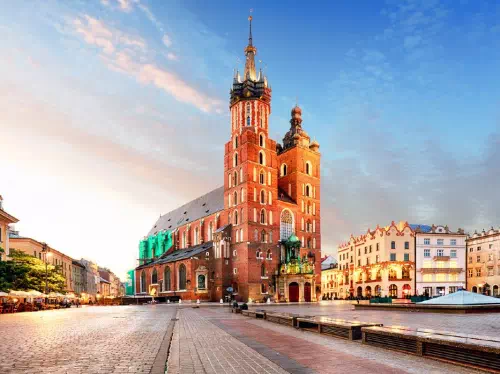 Krakow Private Walking Tour with St. Mary’s Church and the Royal Wawel Castle