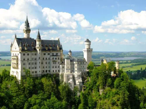 Neuschwanstein Castle and Linderhof Palace Small Group Tour from Munich